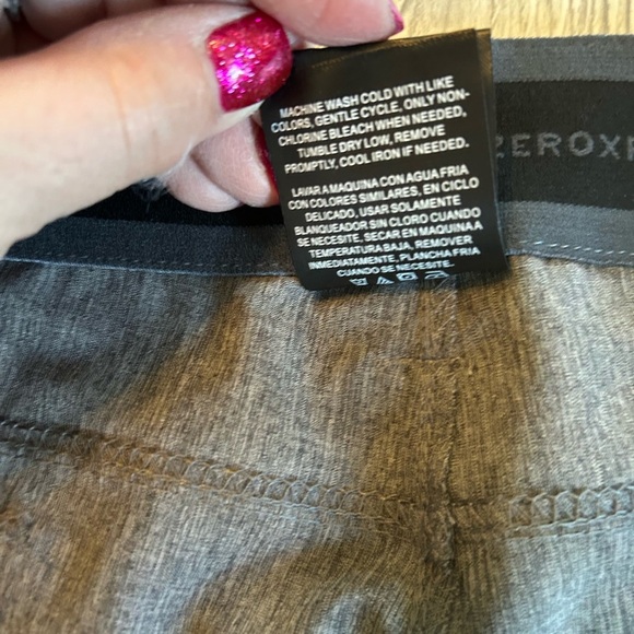 NWT ZeroXposur Sz 40 Slate Gray Stretch Travel Shorts - Flat Front - Zip Pocket - Picture 11 of 15